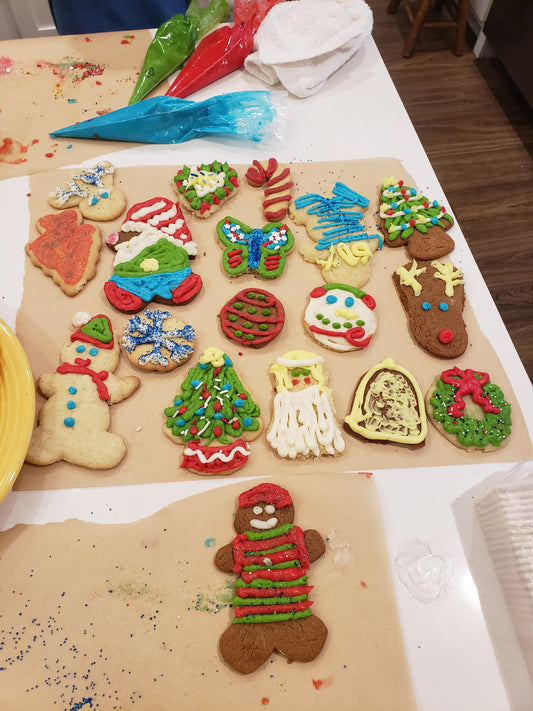 🎄Cutout Christmas Cookies and Kits🎄